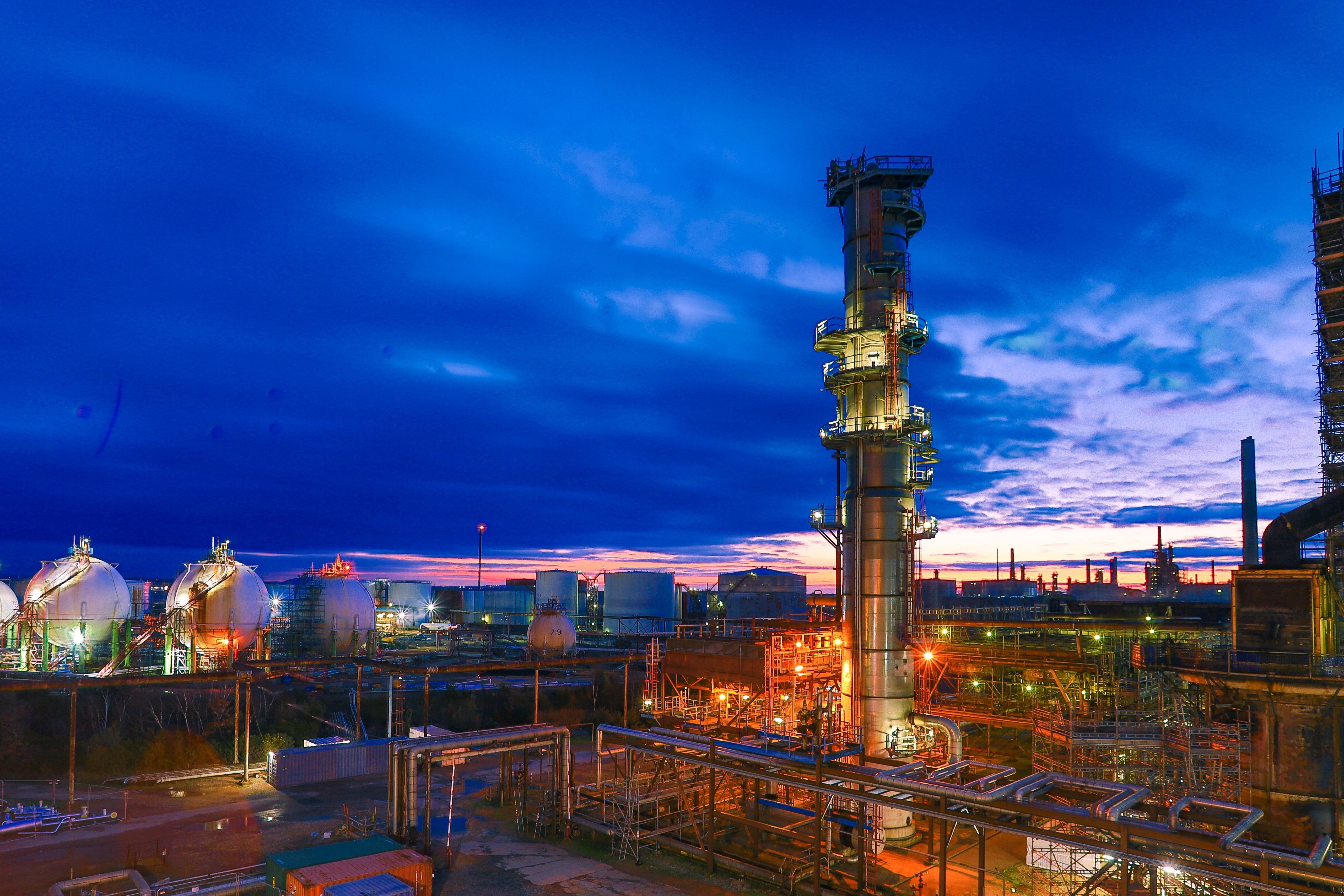 ExxonMobil Fawley at night