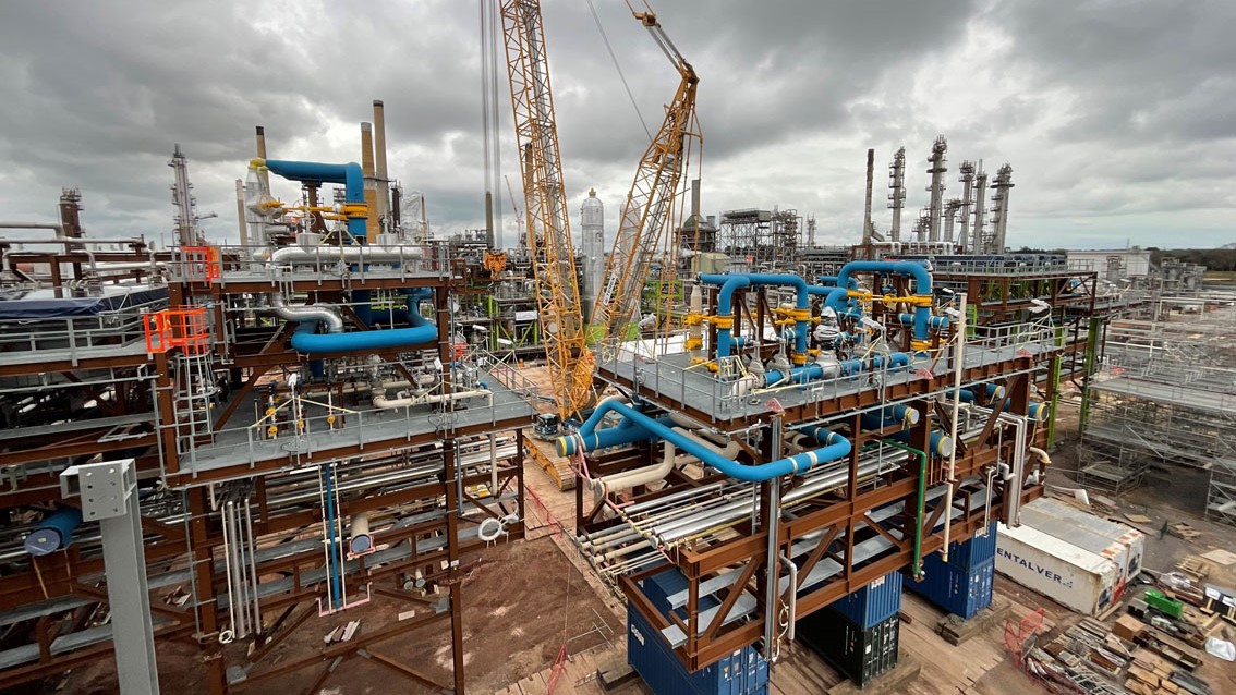 Specialist journalists report on FAST progress following Fawley visit
